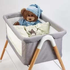 Babygo Goodnight Beige Wieg 4362 -Winkel Voor Babyproducten babygo goodnight wieg aan bed sfeer 4 1