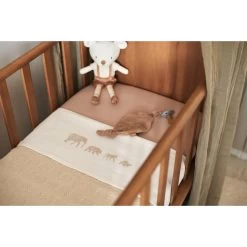 Jollein Animals Nougat 120 X 150 Cm Ledikantlaken 008-524-67044 -Winkel Voor Babyproducten jollein animals nougat 75 x 100 cm wieglaken 008 511 67044 1 1