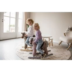 Tryco Milo Roze Hobbelpaard 36m+ TR-120110 -Winkel Voor Babyproducten tryco milo bruin hobbelpaard 36m tr 12011 sfeer3 1
