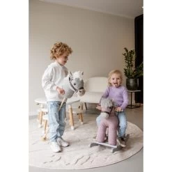 Tryco Milo Grijs Stokpaard Met Geluid TR-120112 -Winkel Voor Babyproducten tryco milo stokpaard met geluid tr sfeer5